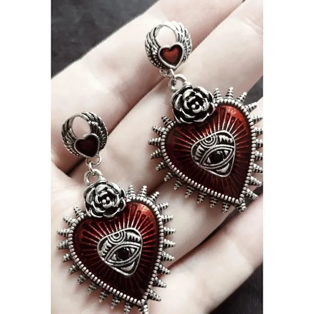 ❤️New Red heart watching eye earrings with wings so much detail amazingly pretty